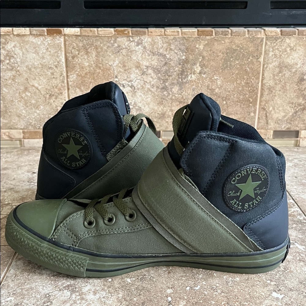 Converse All Star High-Tops in Dark Green and Black